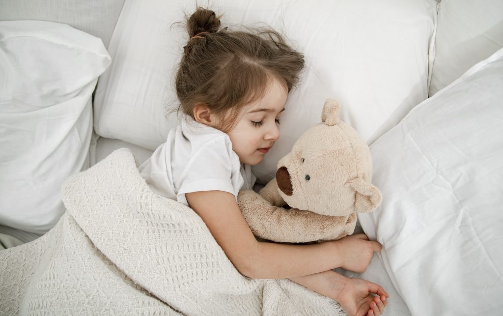 Helping your child sleep better this winter
